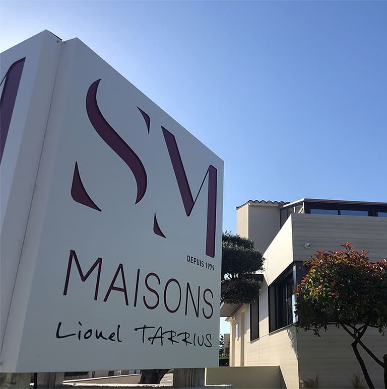 DEFACTO Design de marque - Mockup Digital GROUPE SM